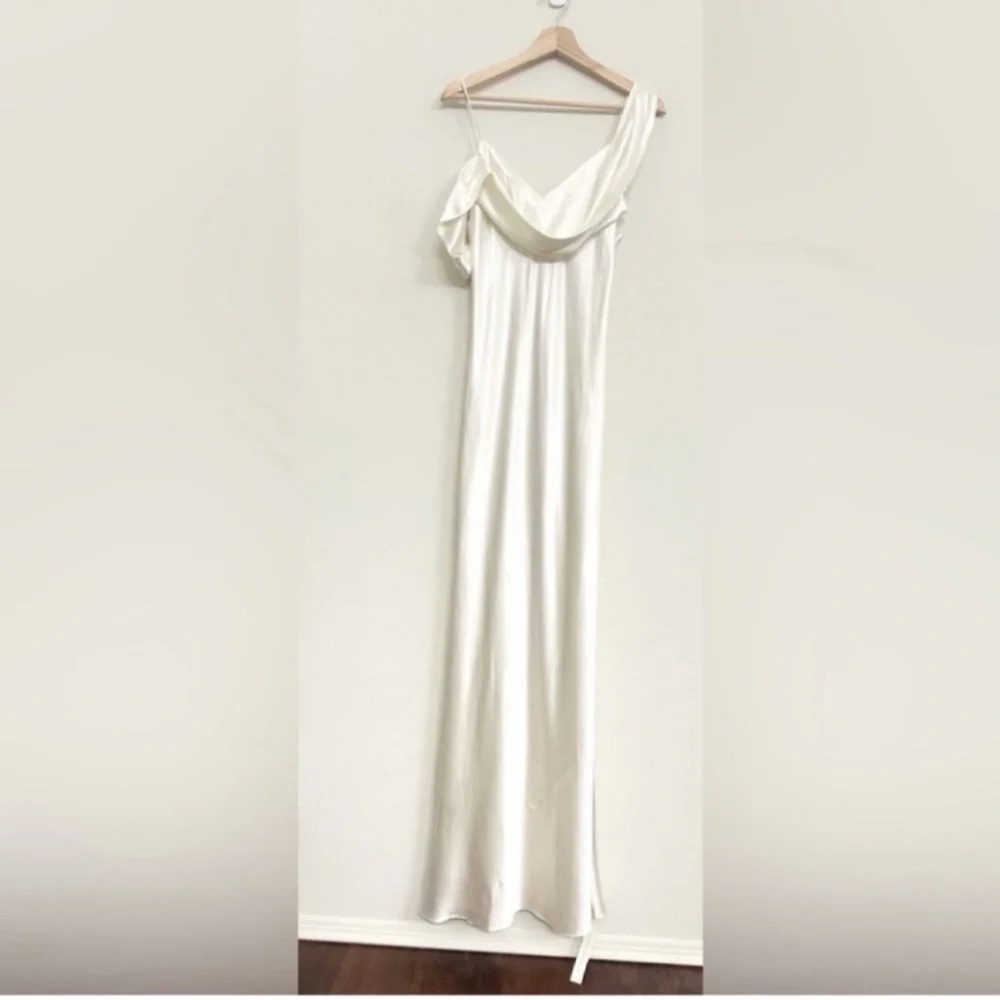NWT Reformation Ronda One ShoulderAsymmetrical Neckline Silk Dress Ivory Sz 8 - Picture 5 of 16